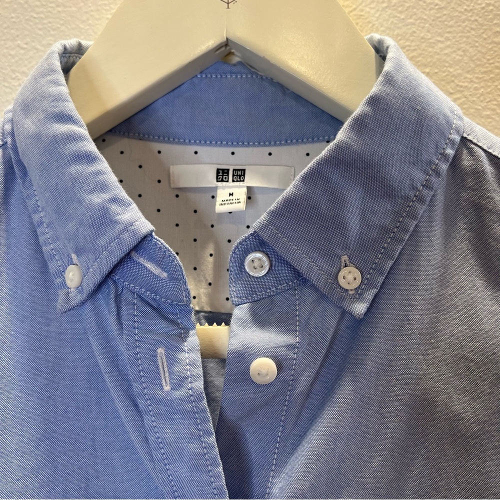 Uniqlo Blue Cotton Oxford‎ Button Down Shirt Size M Women’s Classic Pocket Top - Picture 3 of 12